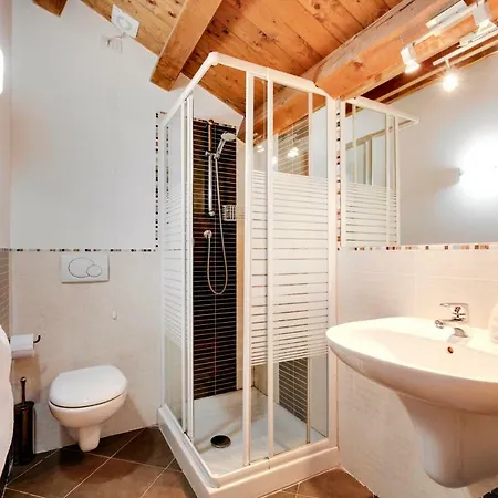 Little Canal 8 דירה